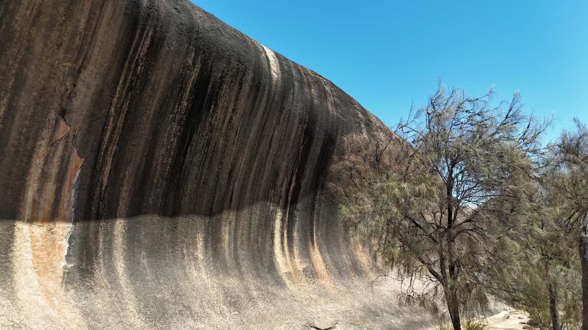 Wave Rock and Mulka's Cave private tour from Perth